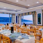 Paradise Bay فندق 4*