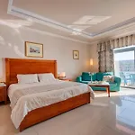 Paradise Bay فندق 4*