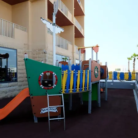 Hotel Paradise Bay 4*