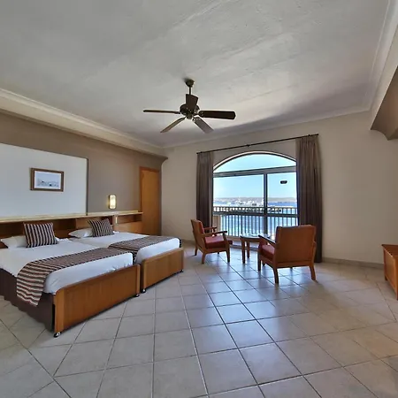 Paradise Bay Hotel 4*