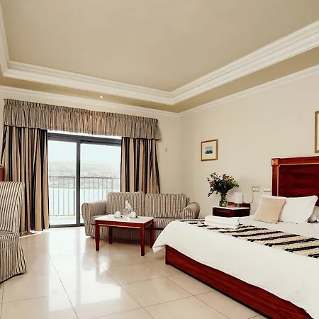 Paradise Bay 4*