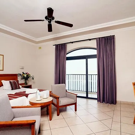 Paradise Bay Hotel 4*