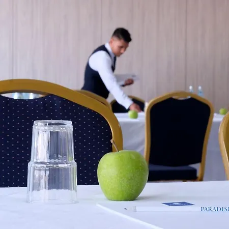 Hotel Paradise Bay 4*