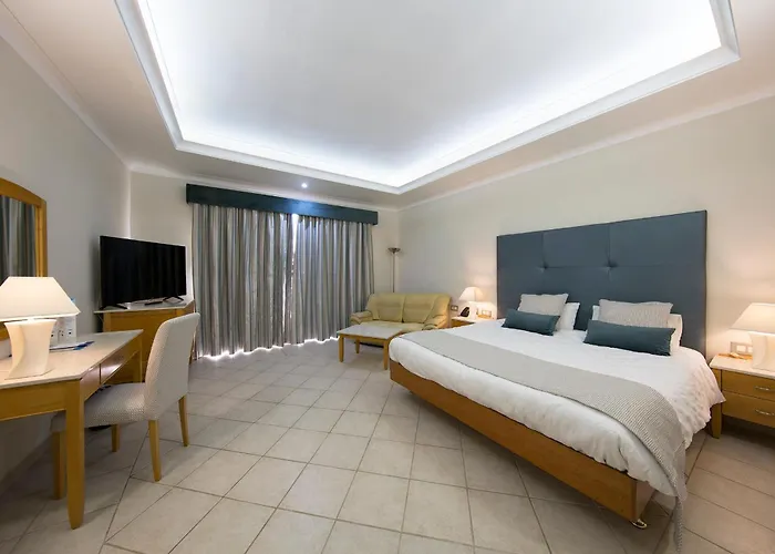 Hotel Paradise Bay 4*