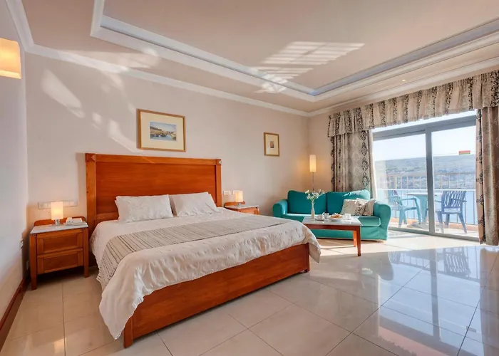 Paradise Bay Ξενοδοχείο 4*