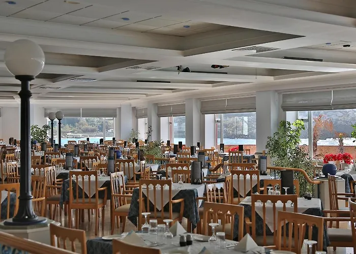 Paradise Bay Ξενοδοχείο 4*